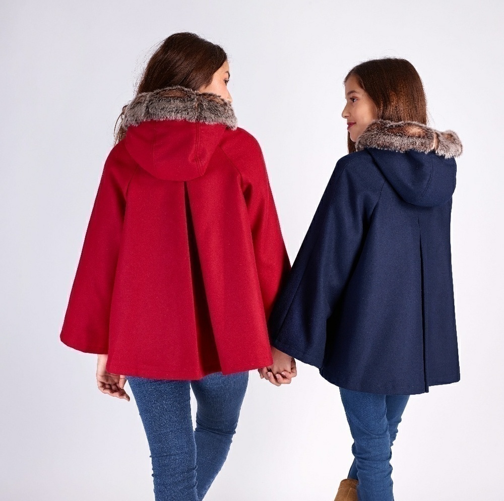 Capes/Coat - Picture 8 of 10